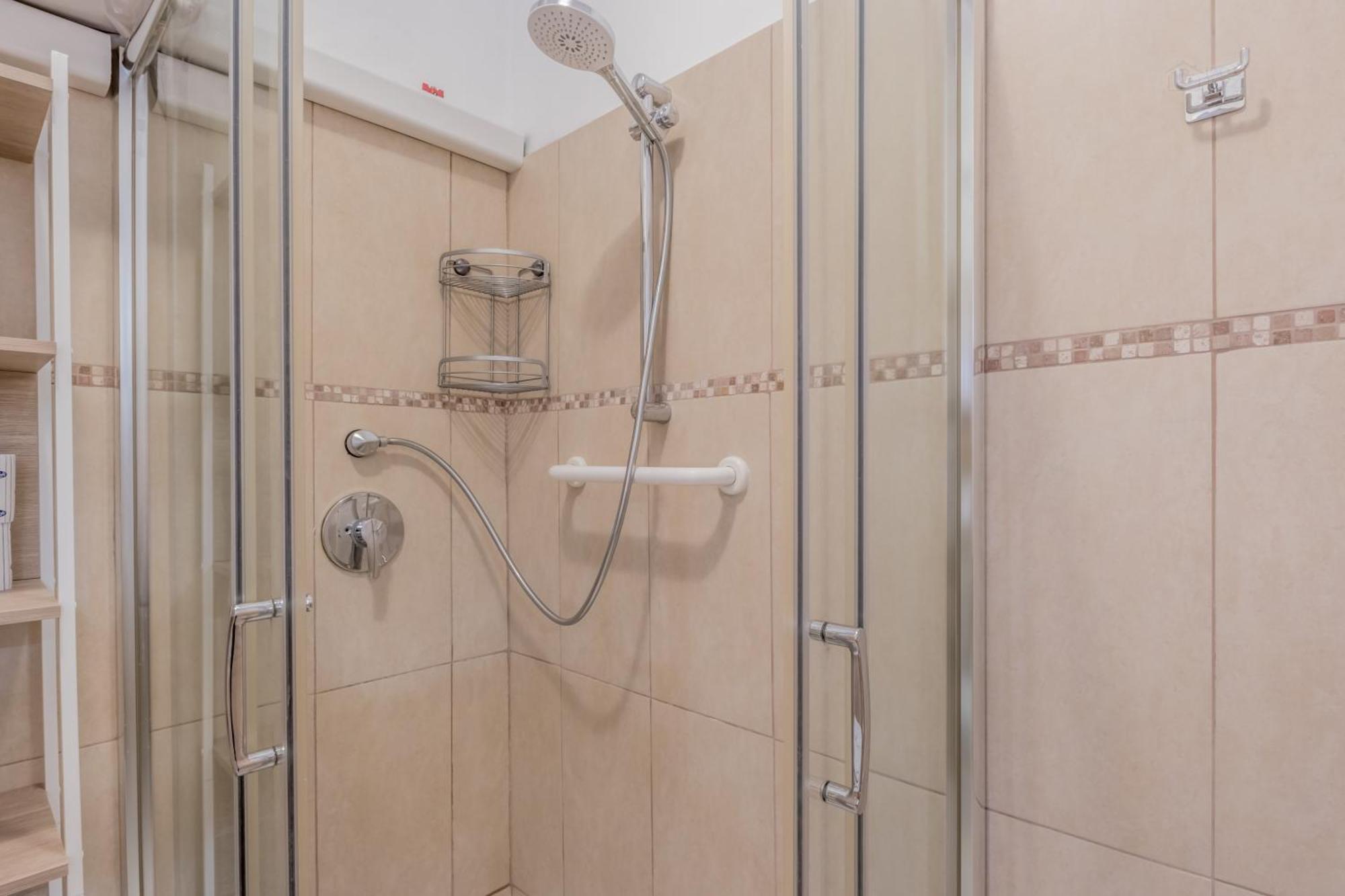 רומא Piazza Vescovio Spazioso Trilocale מראה חיצוני תמונה